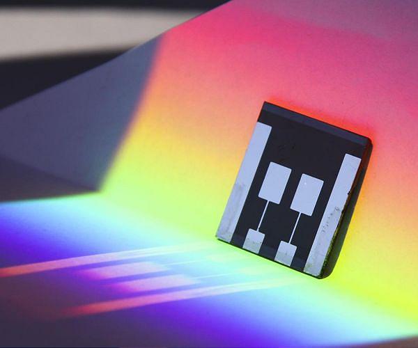 New-generation solar cells raise efficiency