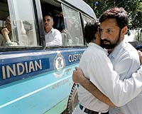 Pakistan, India Move To Open Quake-Hit Kashmir