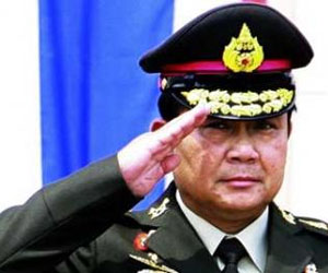 New Thai government says army chief to keep post