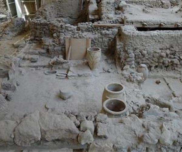 Santorini seismic activity down but schools stay shuttered: Greece