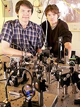 Physicists Store And Retrieve Single Photons Between Remote Memories