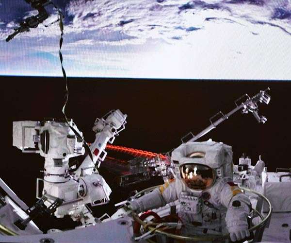 Shenzhou 18 and 19 crews undertake intensive training for next missions