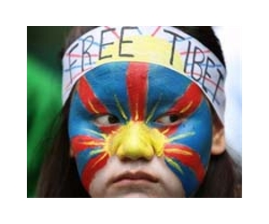 Tibetan who set self ablaze in Delhi dies