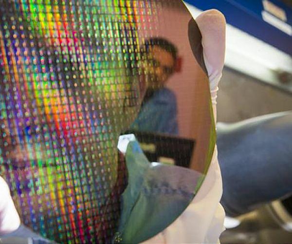 ASML, Samsung ink 700mn chip plant deal as S.Korea president visits