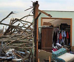 At least 11 dead as tornadoes strike US midwest