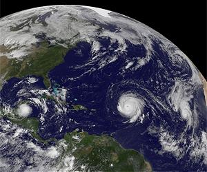 Hurricane Karl menaces Mexico, Igor eyes Bermuda