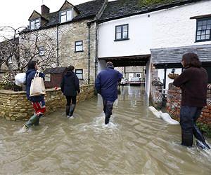 800 homes flooded as Britain soaked by more heavy rain