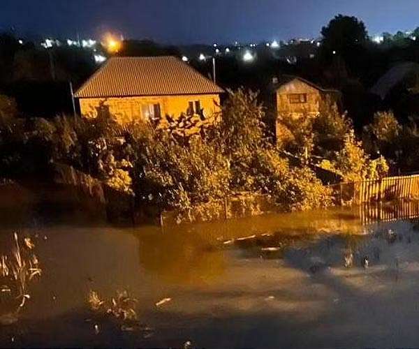 In flooded Kryvyi Rih, residents defiant against Russia