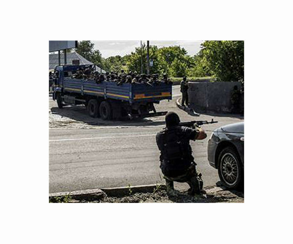 Ukraine separatists urge Russia to send modern weapons
