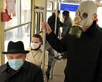Virus evolution and human behavior shape global patterns of flu movement