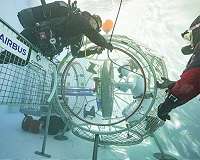 Floating ideas for an airlock near the Moon