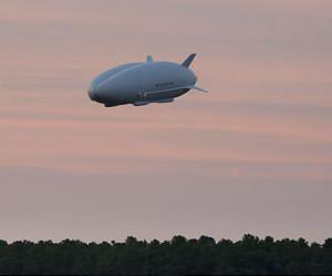 US military's airship programs lose altitude