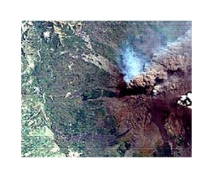 Volcanic eruption shuts Italy airport