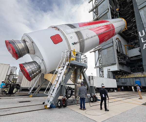 Vulcan: Rocket stacked for inaugural launch