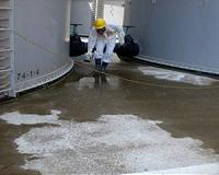Contaminated Fukushima water may be dumped as problems mount