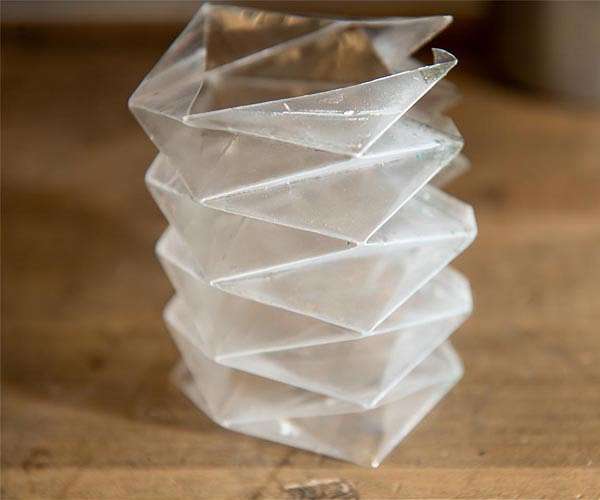 Researchers use origami to solve space travel challenge