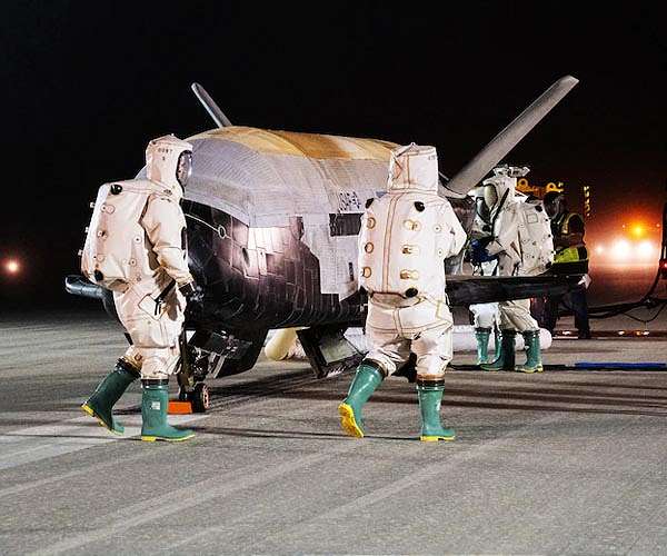 X-37B orbital test vehicle concludes sixth mission