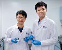 NUS researchers create new metallic material for flexible soft robots